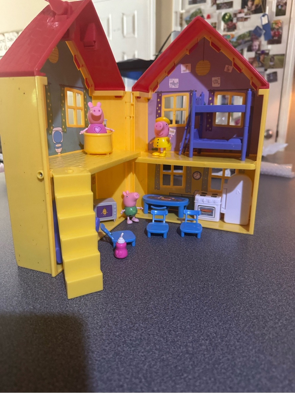 Peppa Pig Yellow, Red & Blue Foldable Playhouse with Mini Figures